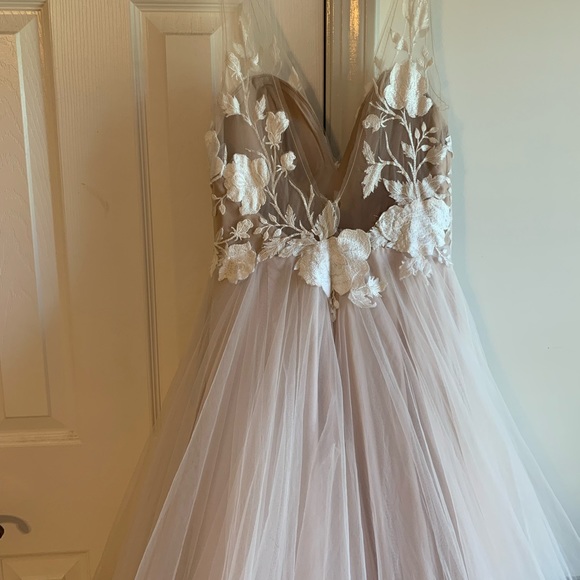 Bhldn Valera sample gown - Picture 4 of 16